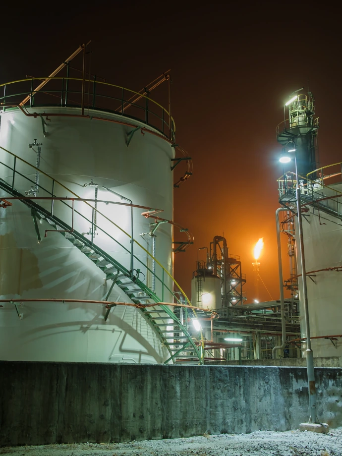 instalaciones industriales para almacenamiento de combustibles